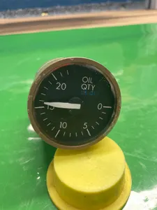 LEWIS ENGINEERING ML162LCV51 OIL QTY INDICATOR S231T212-1 *AR* BOEING 767